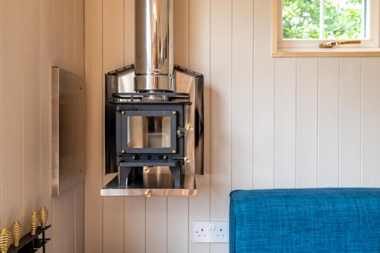 Enchanting Tiny House With Wood Burner And Hot Tub In Cairngorms Ballater Exteriér fotografie